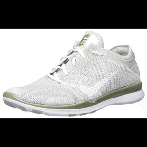 Womens 11.5 Nike Free TR Flyknit